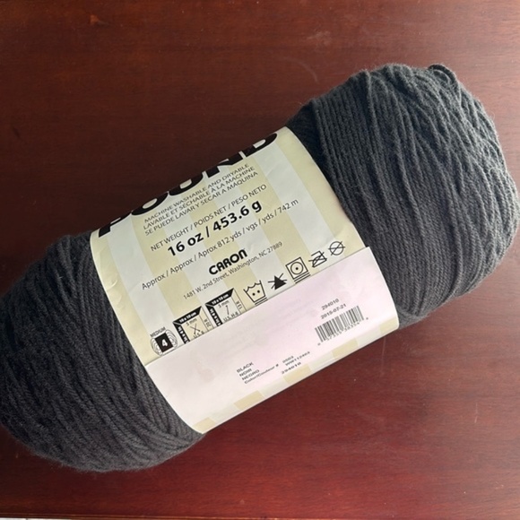 1 skein of yarn - Black - Picture 2 of 7